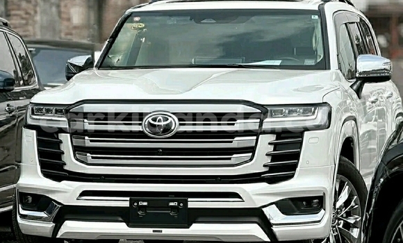 Buy Used Toyota Land Cruiser White Car in Kampala in Uganda