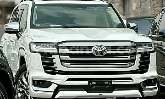 Buy Used Toyota Land Cruiser White Car in Kampala in Uganda Buy Used Toyota Land Cruiser White Car in Kampala in Uganda