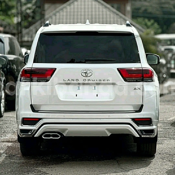 Big with watermark toyota land cruiser uganda kampala 26258