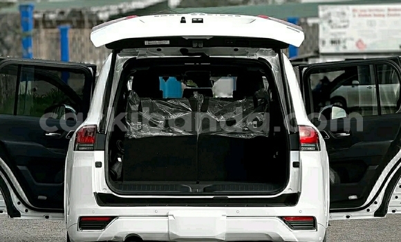 Buy Used Toyota Land Cruiser White Car in Kampala in Uganda Buy Used Toyota Land Cruiser White Car in Kampala in Uganda