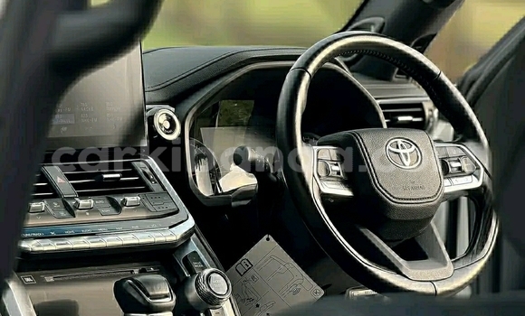 Buy Used Toyota Land Cruiser White Car in Kampala in Uganda Buy Used Toyota Land Cruiser White Car in Kampala in Uganda