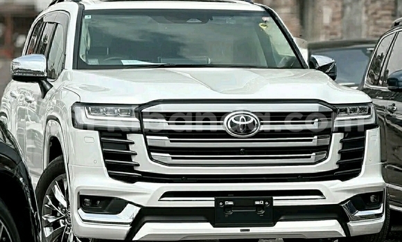 Buy Used Toyota Land Cruiser White Car in Kampala in Uganda Buy Used Toyota Land Cruiser White Car in Kampala in Uganda