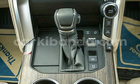 Buy Used Toyota Land Cruiser White Car in Kampala in Uganda Buy Used Toyota Land Cruiser White Car in Kampala in Uganda