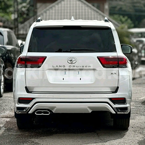 Big with watermark toyota land cruiser uganda kampala 26259