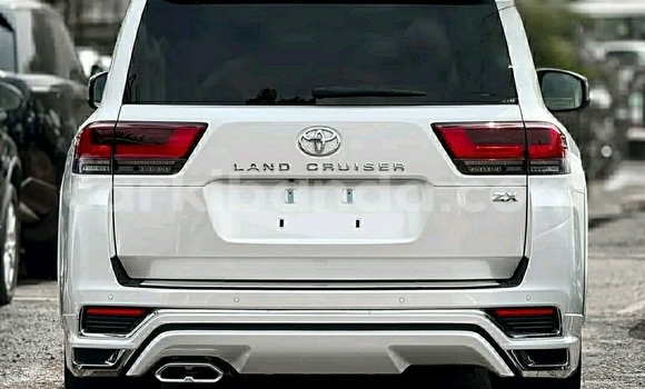 Buy Used Toyota Land Cruiser White Car in Kampala in Uganda Buy Used Toyota Land Cruiser White Car in Kampala in Uganda