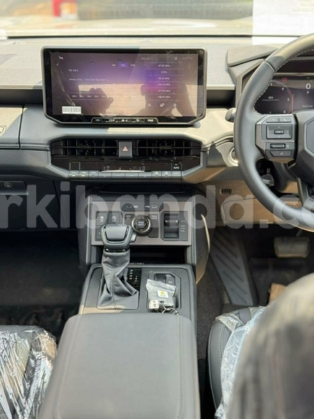 Big with watermark toyota hilux uganda kampala 26261