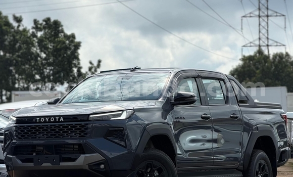 Buy Used Toyota Hilux Black Car in Kampala in Uganda