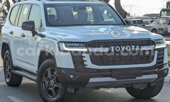 Buy Used Toyota Land Cruiser White Car in Kampala in Uganda