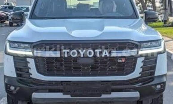 Buy Used Toyota Land Cruiser White Car in Kampala in Uganda Buy Used Toyota Land Cruiser White Car in Kampala in Uganda