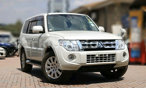 Buy Used Mitsubishi Pajero White Car in Kampala in Uganda Buy Used Mitsubishi Pajero White Car in Kampala in Uganda