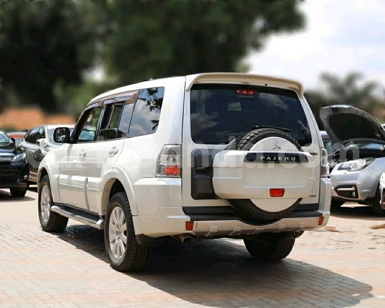 Big with watermark mitsubishi pajero uganda kampala 26267