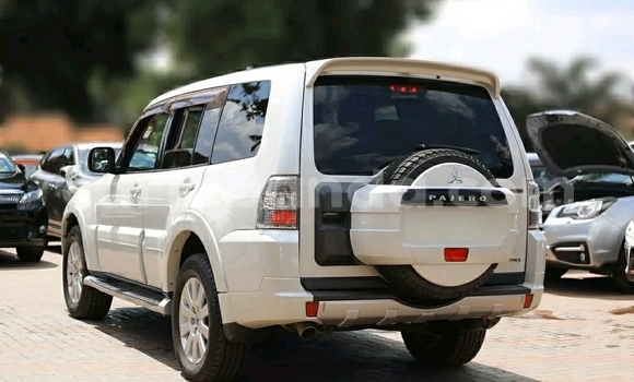 Buy Used Mitsubishi Pajero White Car in Kampala in Uganda Buy Used Mitsubishi Pajero White Car in Kampala in Uganda