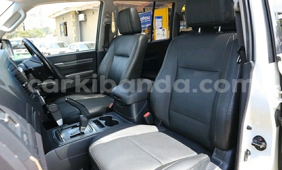 Buy Used Mitsubishi Pajero White Car in Kampala in Uganda Buy Used Mitsubishi Pajero White Car in Kampala in Uganda