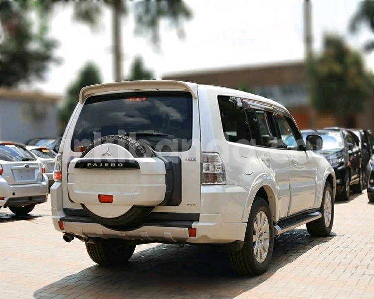 Big with watermark mitsubishi pajero uganda kampala 26267