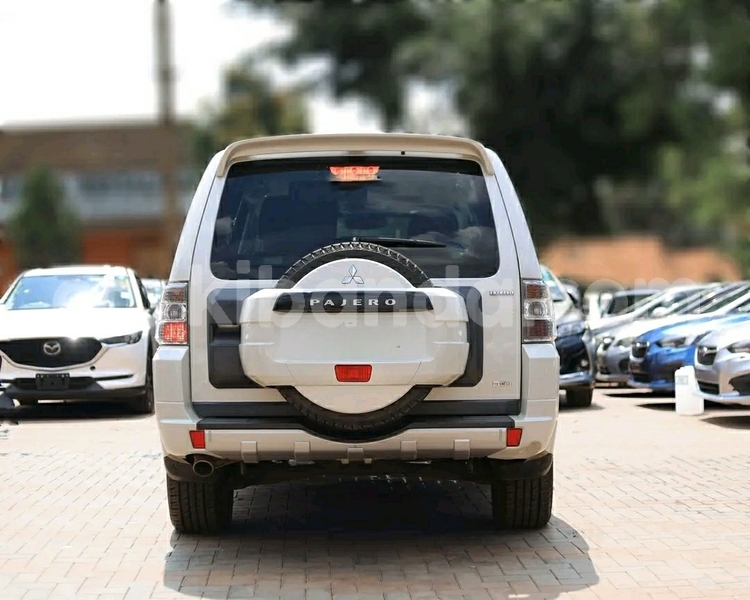 Big with watermark mitsubishi pajero uganda kampala 26267