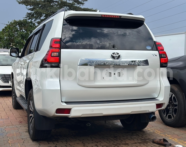 Big with watermark toyota prado uganda kampala 26269