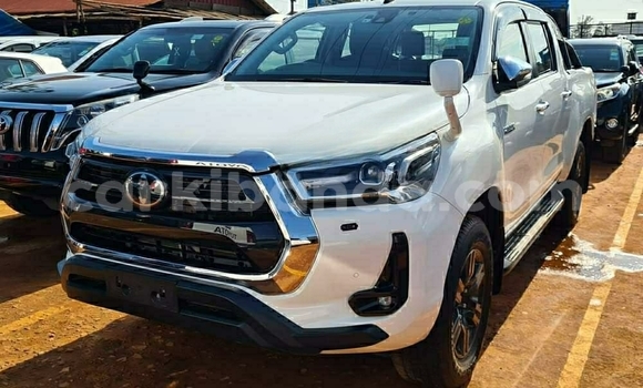 Buy Used Toyota Hiluxe Revo White Car in Kampala in Uganda