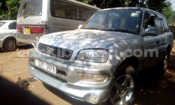 Buy Used Toyota RAV4 White Car in Kampala in Uganda Buy Used Toyota RAV4 White Car in Kampala in Uganda