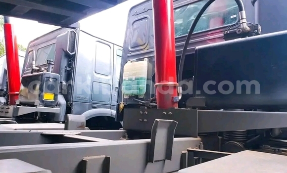 Buy Used Howo Sinotruk Red Truck in Kampala in Uganda Buy Used Howo Sinotruk Red Truck in Kampala in Uganda