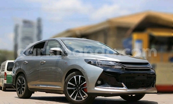 Buy Used Toyota Harrier Silver Car in Kampala in Uganda Buy Used Toyota Harrier Silver Car in Kampala in Uganda