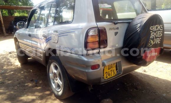 Buy Used Toyota RAV4 White Car in Kampala in Uganda Buy Used Toyota RAV4 White Car in Kampala in Uganda