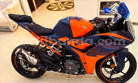 Acheter Occasion Moto KTM Duke Beige à Kampala, Ouganda Acheter Occasion Moto KTM Duke Beige à Kampala, Ouganda