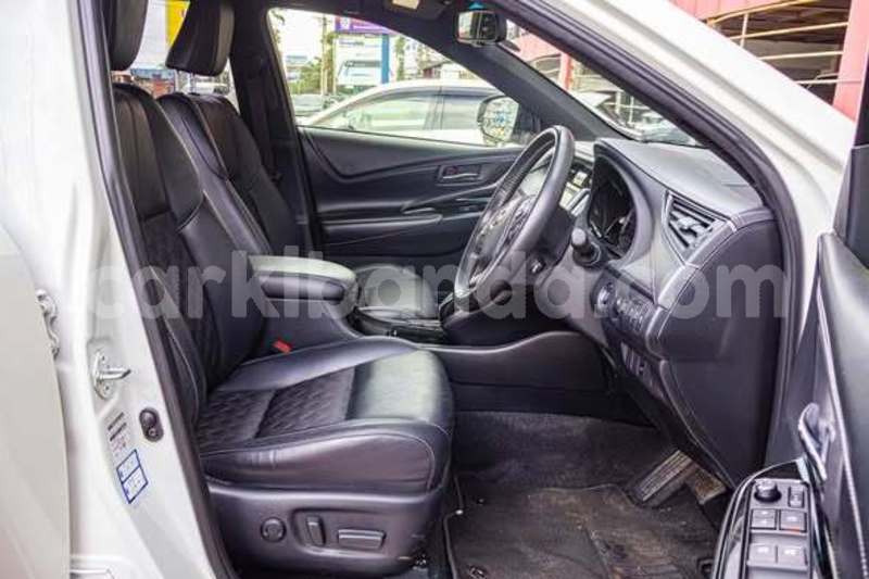 Big with watermark toyota harrier uganda kampala 26300