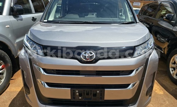 Buy Used Toyota Noah Brown Car in Kampala in Uganda