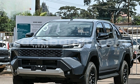 Buy Used Toyota Hilux Black Car in Kampala in Uganda