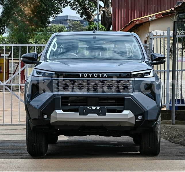 Big with watermark toyota hilux uganda kampala 26318
