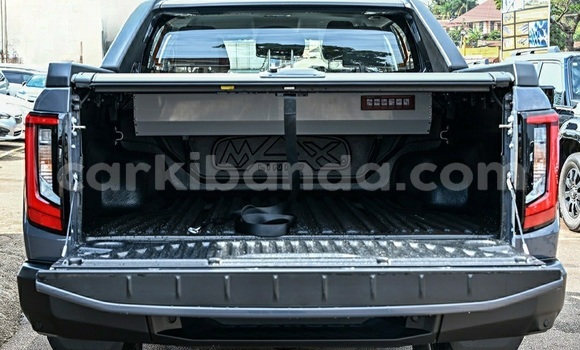 Buy Used Toyota Hilux Black Car in Kampala in Uganda Buy Used Toyota Hilux Black Car in Kampala in Uganda