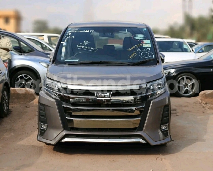 Big with watermark toyota noah uganda kampala 26319