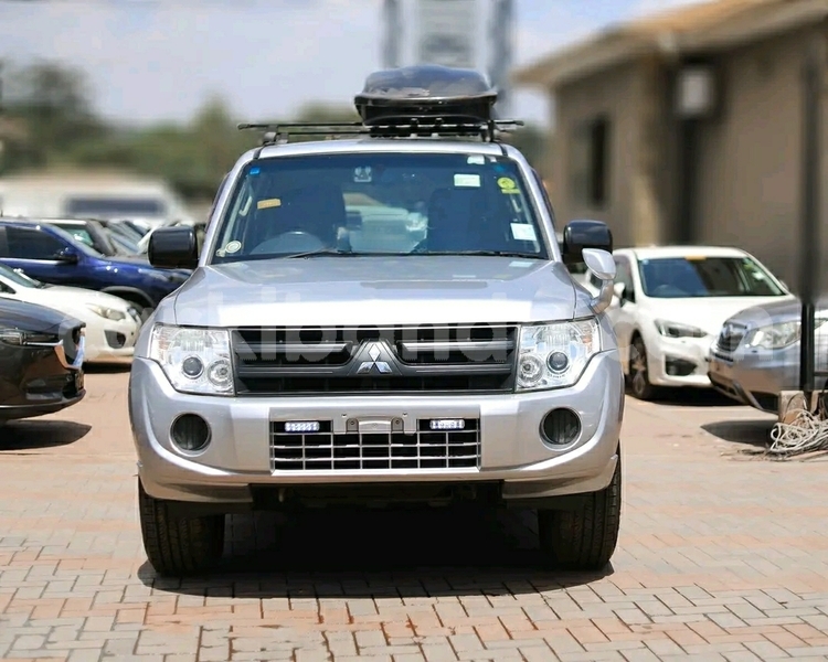 Big with watermark mitsubishi pajero uganda kampala 26320