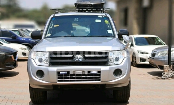 Buy Used Mitsubishi Pajero Silver Car in Kampala in Uganda Buy Used Mitsubishi Pajero Silver Car in Kampala in Uganda