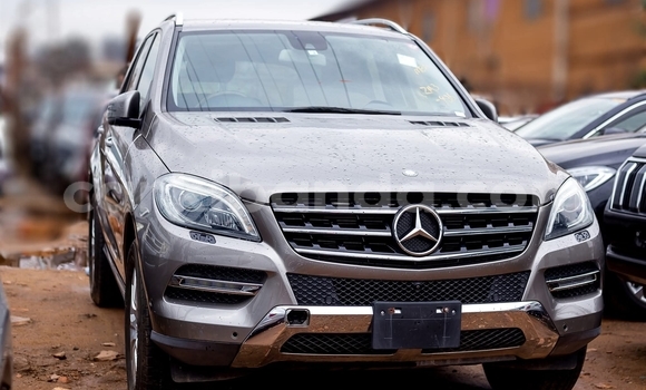 Buy Used Mercedes‒Benz ML–Class Beige Car in Kampala in Uganda
