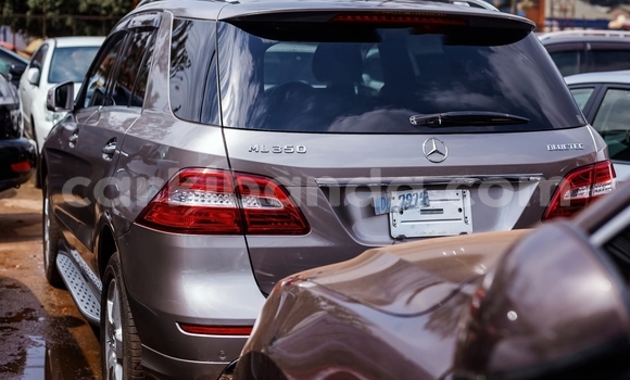 Gura Yakoze Mercedes‒Benz ML–Class Beige Imodoka i Kampala mu Uganda Gura Yakoze Mercedes‒Benz ML–Class Beige Imodoka i Kampala mu Uganda