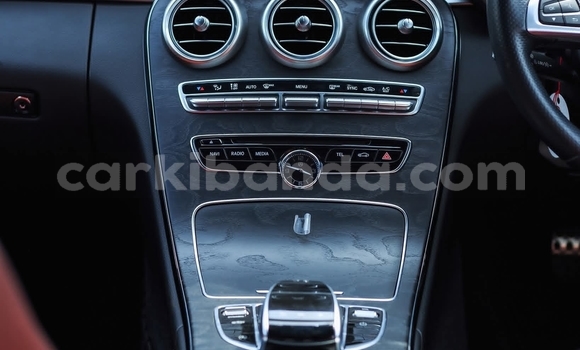 Acheter Occasion Voiture Mercedes‒Benz C–Class Blanc à Kampala, Ouganda Acheter Occasion Voiture Mercedes‒Benz C–Class Blanc à Kampala, Ouganda
