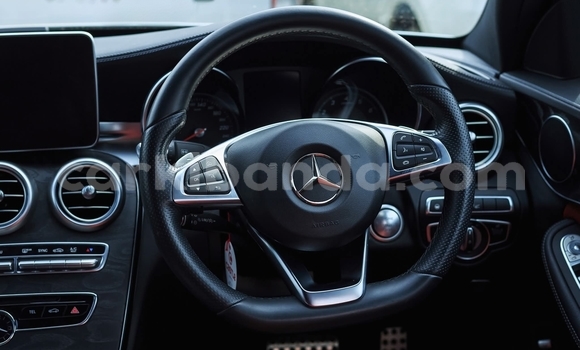 Acheter Occasion Voiture Mercedes‒Benz C–Class Blanc à Kampala, Ouganda Acheter Occasion Voiture Mercedes‒Benz C–Class Blanc à Kampala, Ouganda