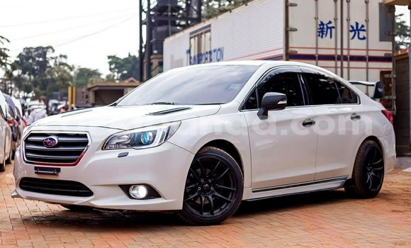Gura Yakoze Subaru Legacy White Imodoka i Kampala mu Uganda Gura Yakoze Subaru Legacy White Imodoka i Kampala mu Uganda