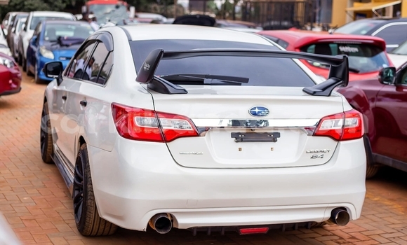 Gura Yakoze Subaru Legacy White Imodoka i Kampala mu Uganda Gura Yakoze Subaru Legacy White Imodoka i Kampala mu Uganda