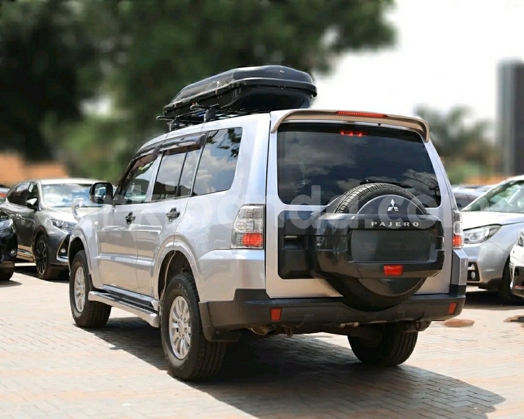 Big with watermark mitsubishi pajero uganda kampala 26334