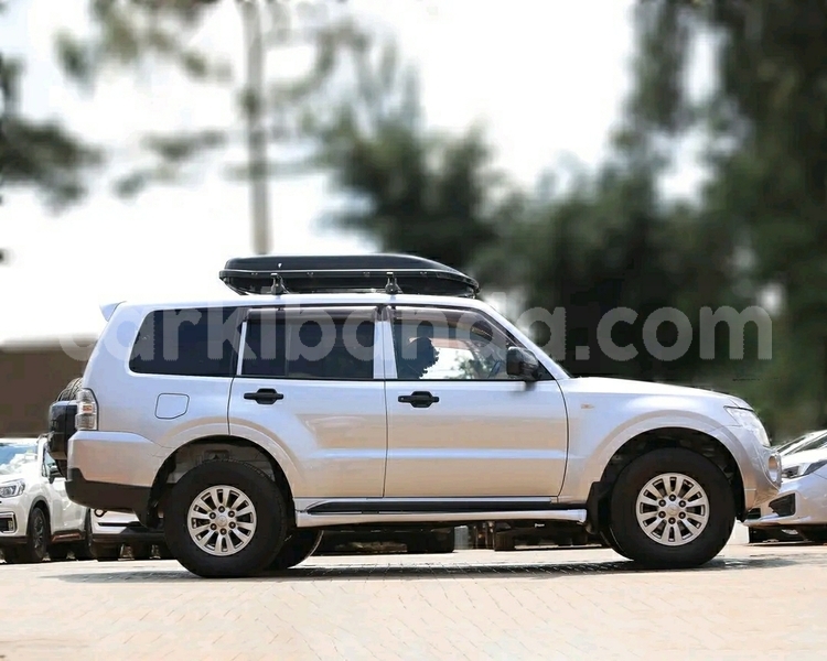 Big with watermark mitsubishi pajero uganda kampala 26334