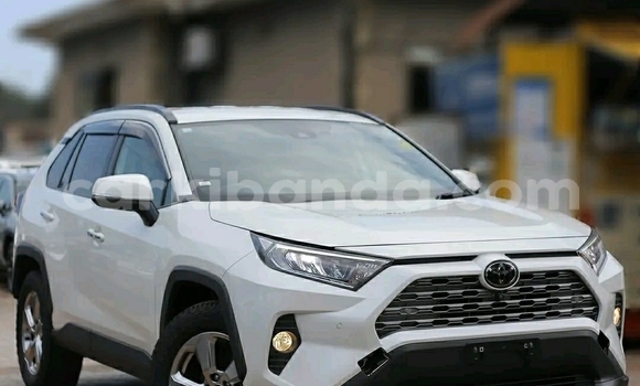 Buy Used Toyota RAV4 White Car in Kampala in Uganda