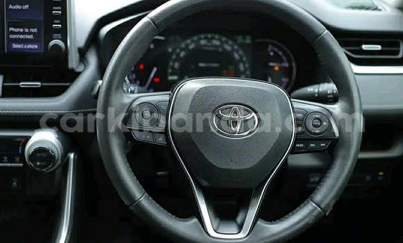 Nunua Ilio tumika Toyota RAV4 Nyeupe Gari ndani ya Kampala nchini Uganda Nunua Ilio tumika Toyota RAV4 Nyeupe Gari ndani ya Kampala nchini Uganda