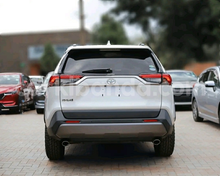 Big with watermark toyota rav4 uganda kampala 26336