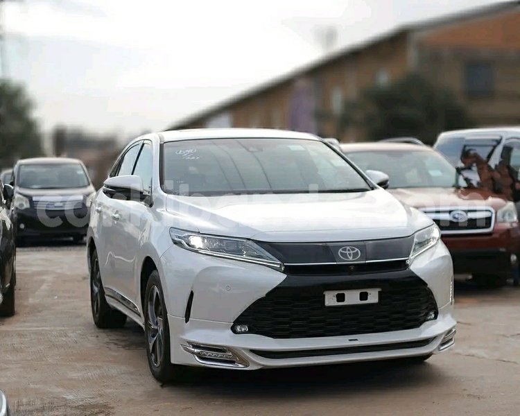 Big with watermark toyota harrier uganda kampala 26337