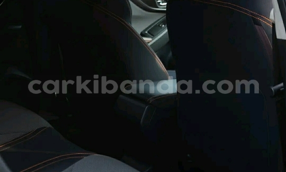 Nunua Ilio tumika Subaru XV Nyeupe Gari ndani ya Kampala nchini Uganda Nunua Ilio tumika Subaru XV Nyeupe Gari ndani ya Kampala nchini Uganda