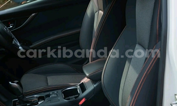 Nunua Ilio tumika Subaru XV Nyeupe Gari ndani ya Kampala nchini Uganda Nunua Ilio tumika Subaru XV Nyeupe Gari ndani ya Kampala nchini Uganda