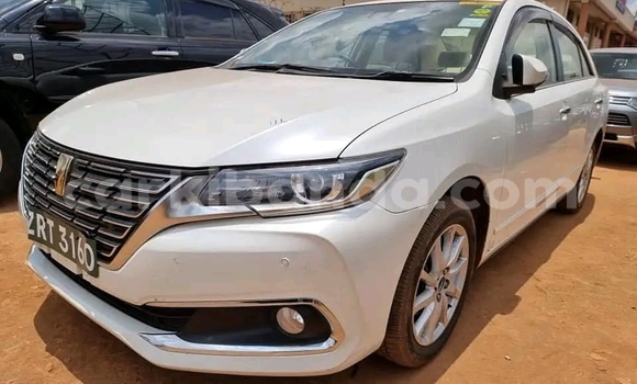 Acheter Occasion Voiture Toyota Premio Blanc à Kampala, Ouganda Acheter Occasion Voiture Toyota Premio Blanc à Kampala, Ouganda