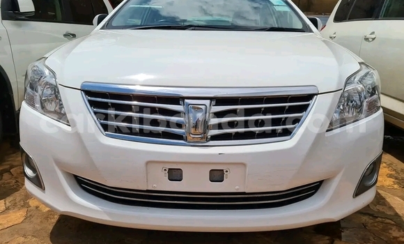 Acheter Occasion Voiture Toyota Premio Blanc à Kampala, Ouganda Acheter Occasion Voiture Toyota Premio Blanc à Kampala, Ouganda